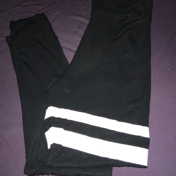 Asymmetric Striped Leggings - Picture 8 of 10